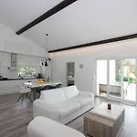 Villa Lodrica *