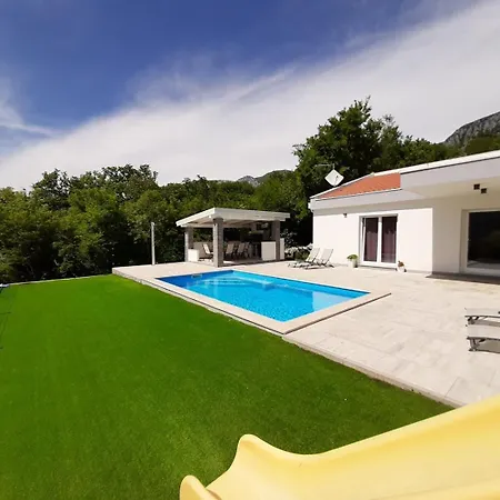 Villa Lodrica *