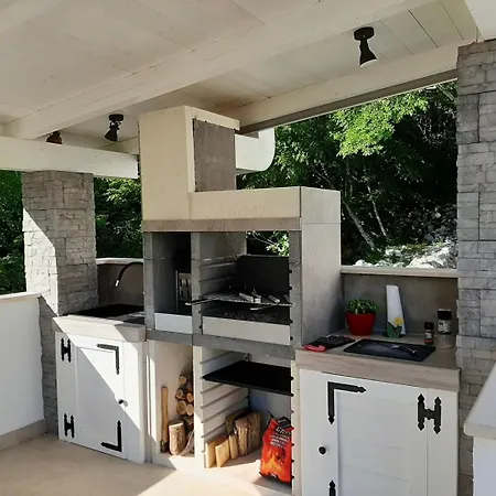 Lodrica Villa
