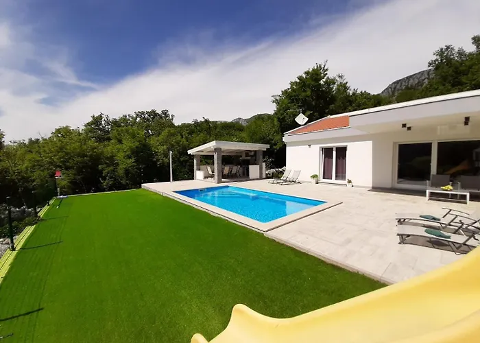 Villa Lodrica *